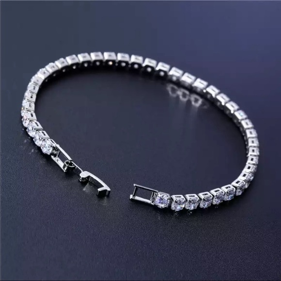 NEW 4mm Cubic Zircon Crystal Tennis Bracelet - Picture 3 of 3
